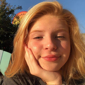 Meet your Posher, Caroline